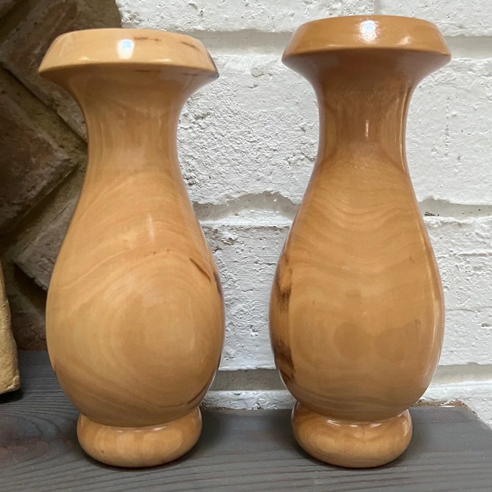 Pair of unique olive wood Candle holders. Size 5.5‎ inches